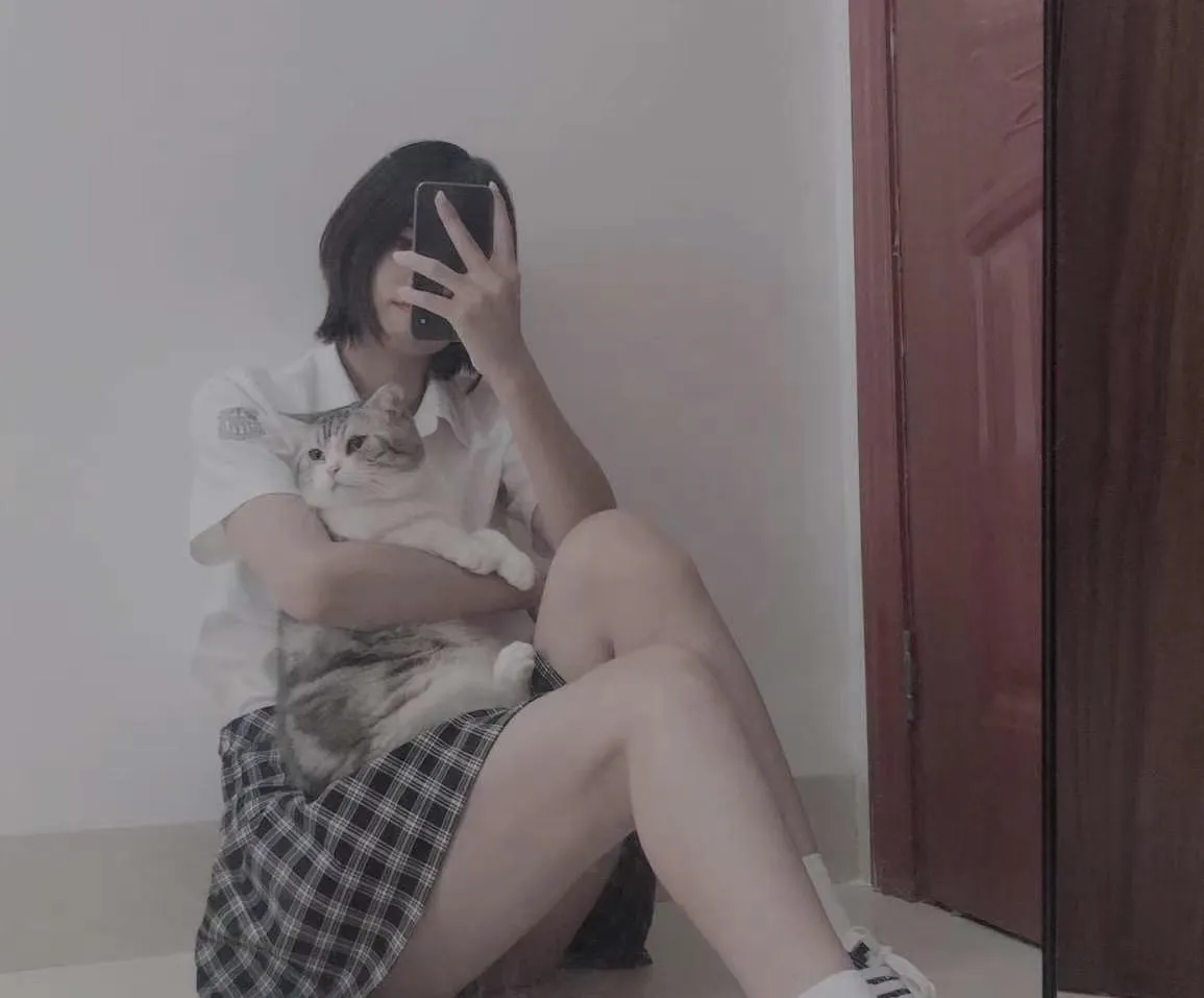 粉嫩长腿小姐姐