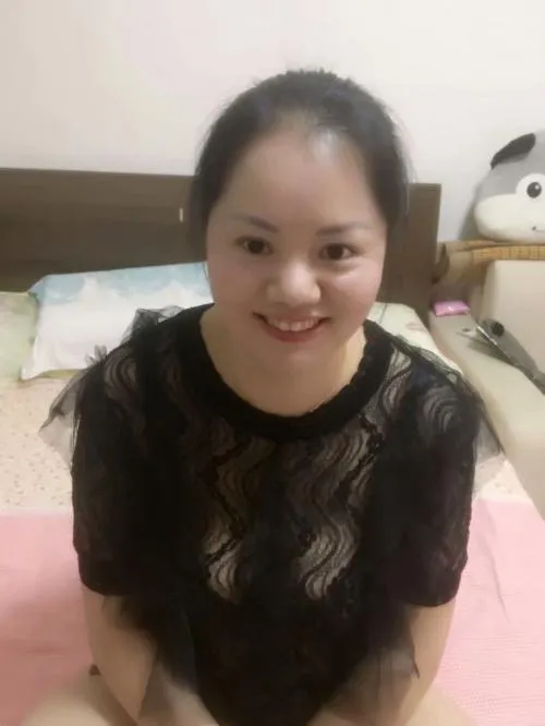 福田 微胖大波妹