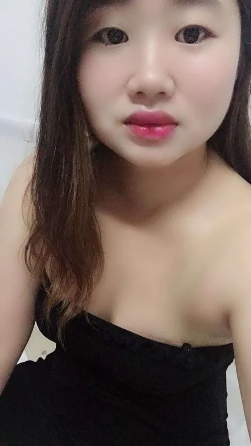 乌沙 月月