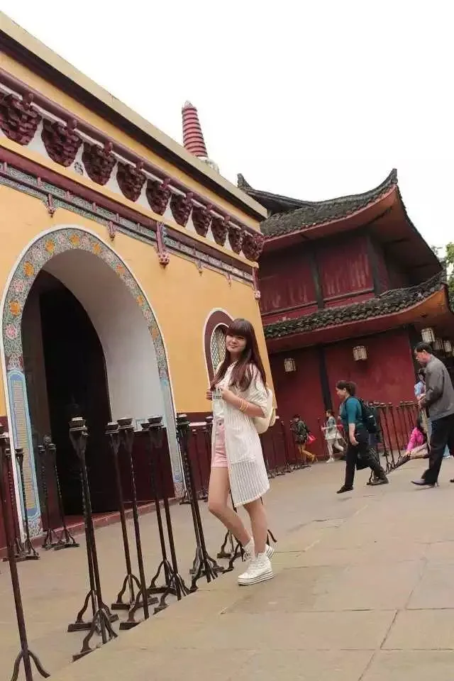 武汉性感小美女
