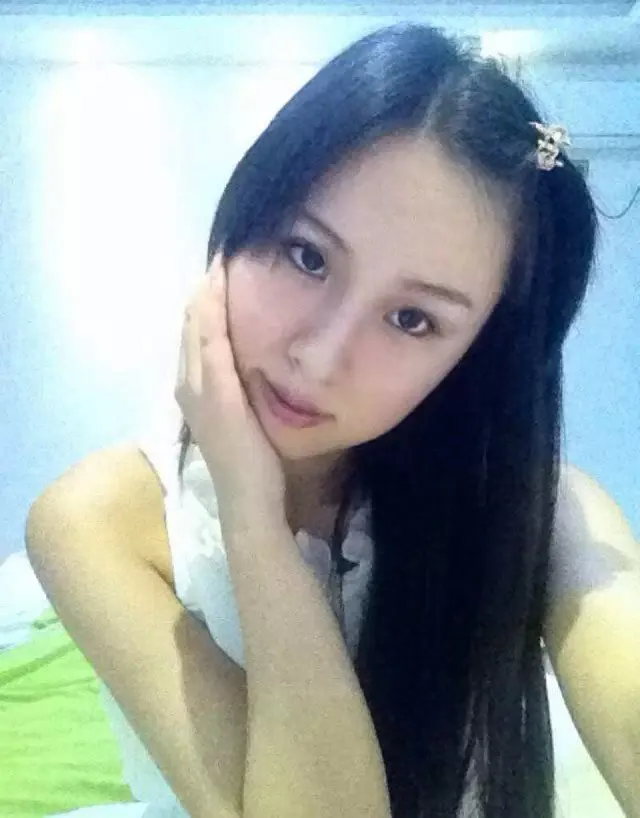 衣掩娇媚，小妖精