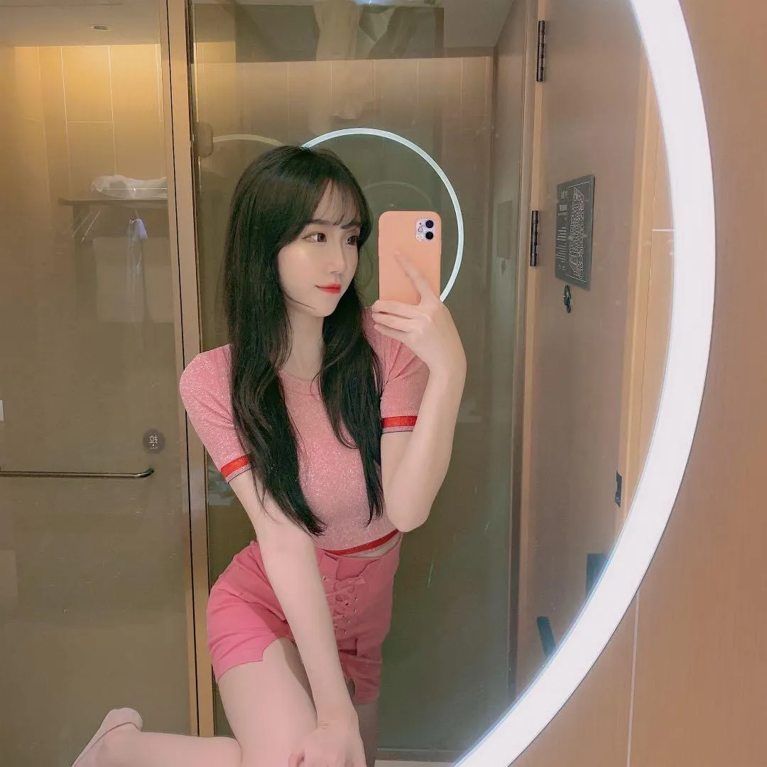 年轻活泼的妹子，服务到位还可以69