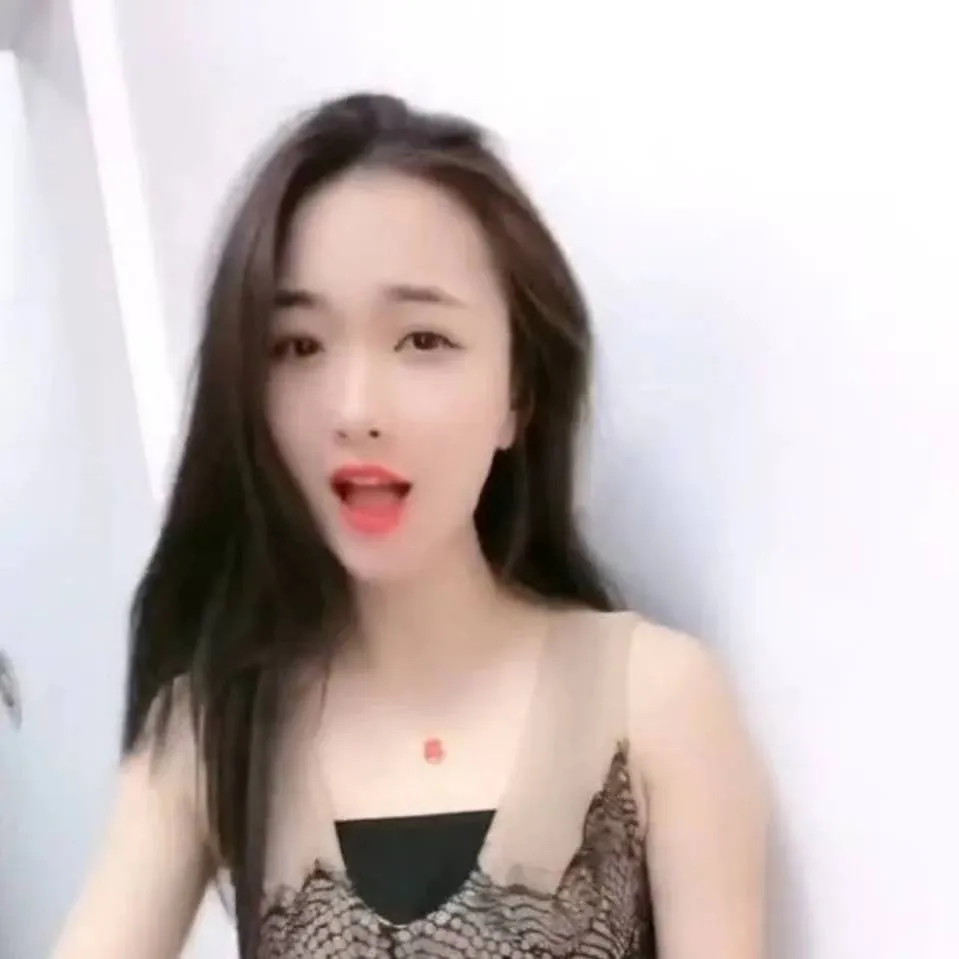 给你们分享一个快18岁的学生妹，嫩的很，。