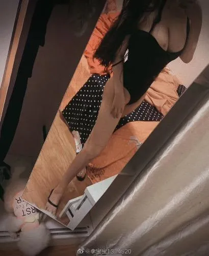李宝宝超级大胸性感迷人