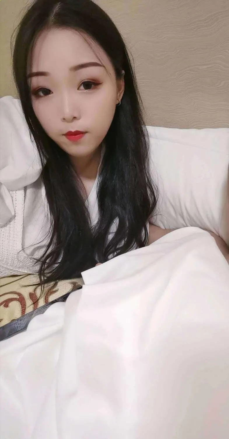 00后依依