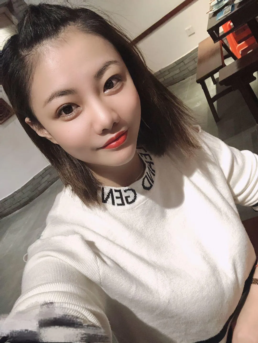 2020年9月1小性感颜值8分真实的妹子，胸器惊喜