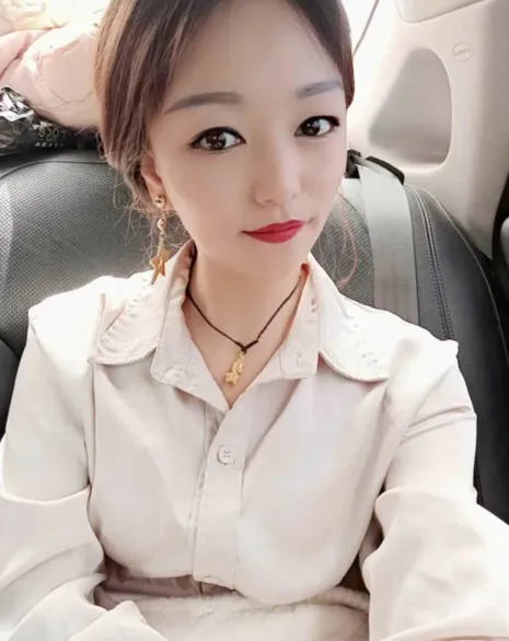南山艺名雪：初出道兼职良家女，水多活好超粉嫩