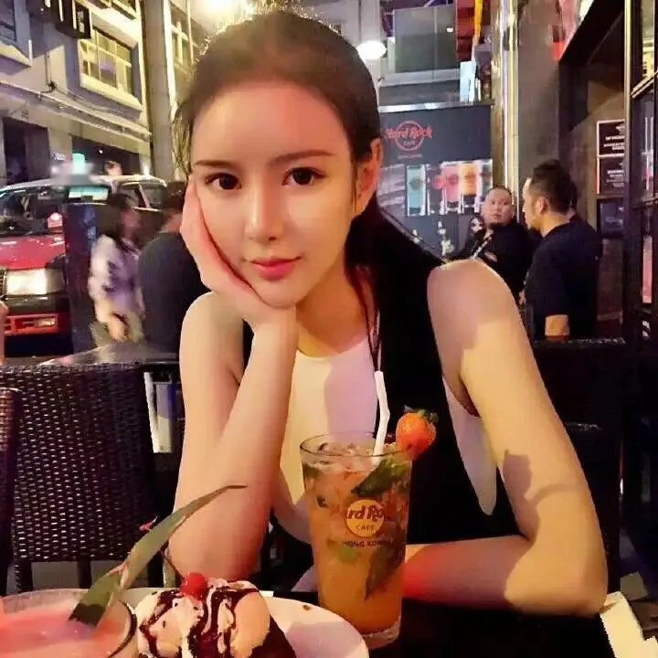 平面模特妹子漂亮，服务真心没得说，就是价格能优惠点就好了，