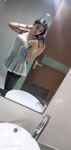 体验两个高质量00左右嫩妹子