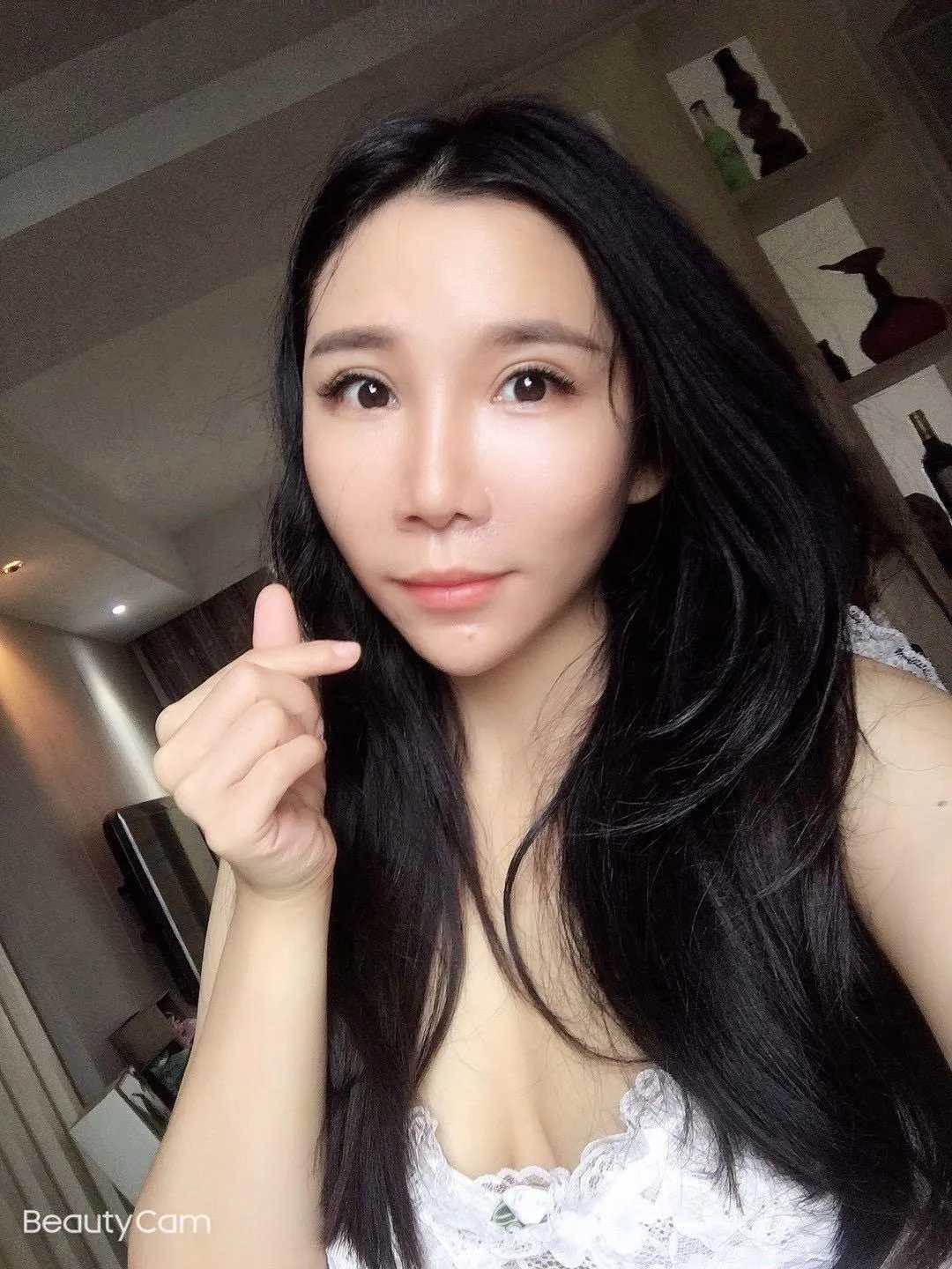城西莞式服务——小蜜蜂