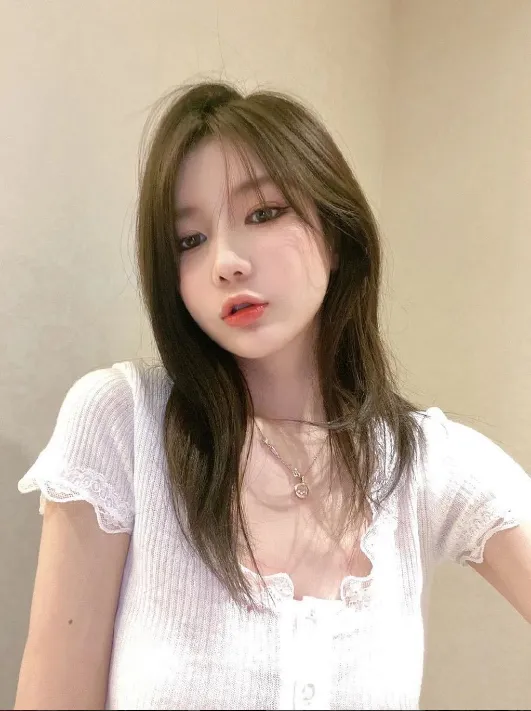 年轻美丽大妹子