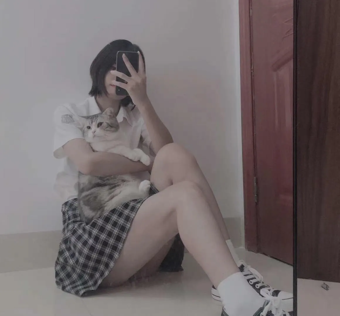 粉嫩长腿小姐姐
