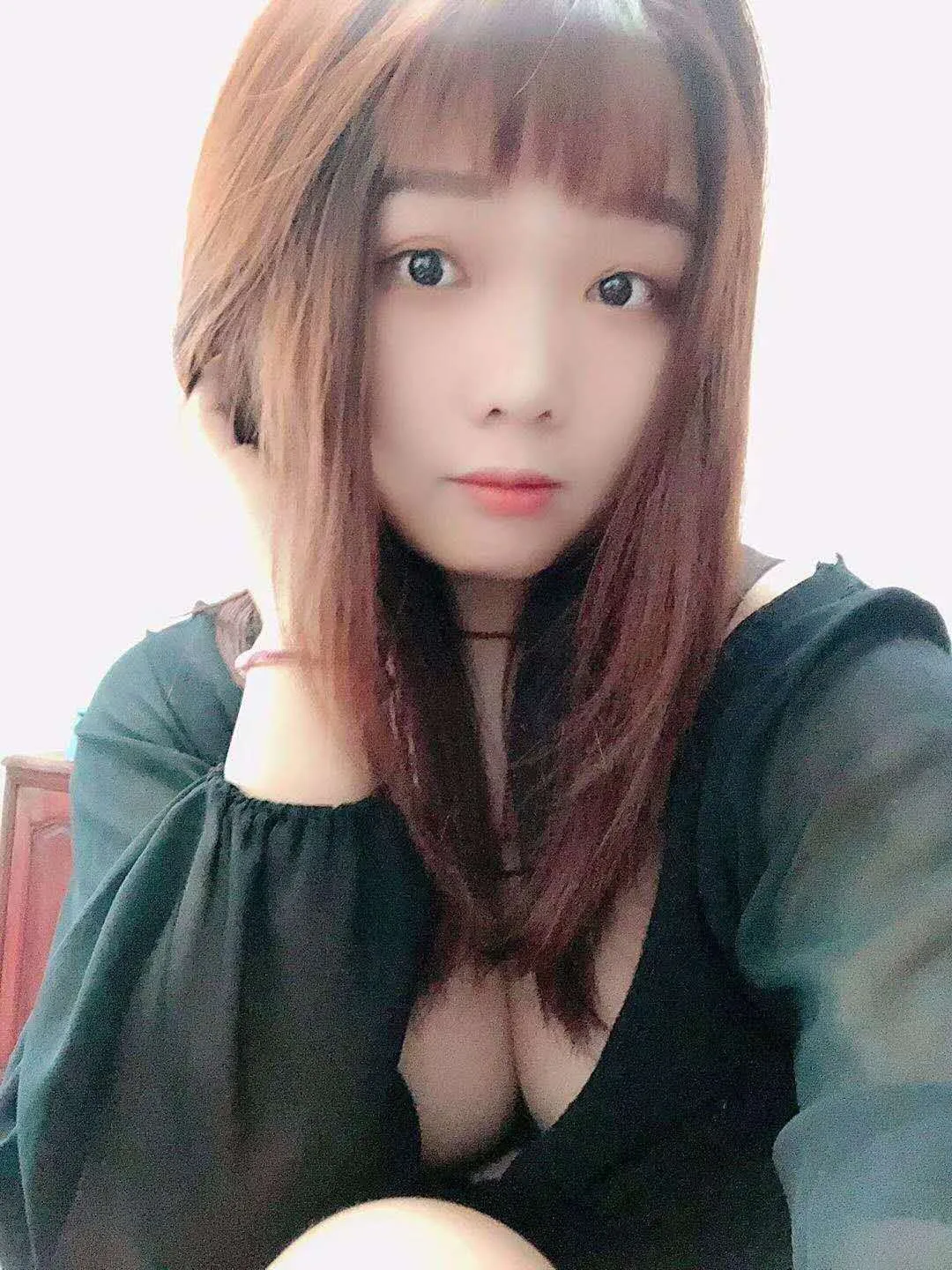 18岁大胸36E靓妹