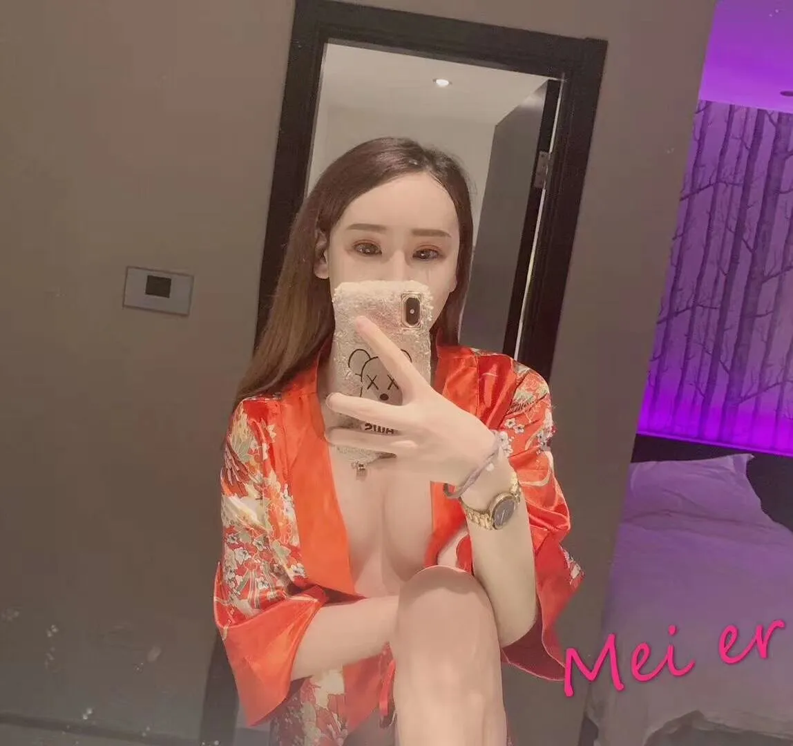 观山湖区新到模特花式丝足服务很不错
