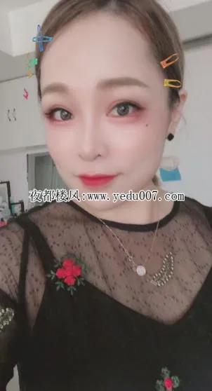 体验身材超好的风骚美女