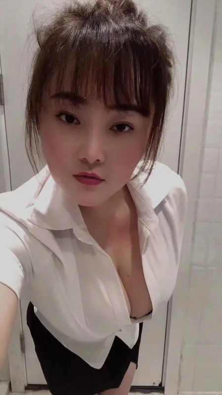 E罩杯雪儿
