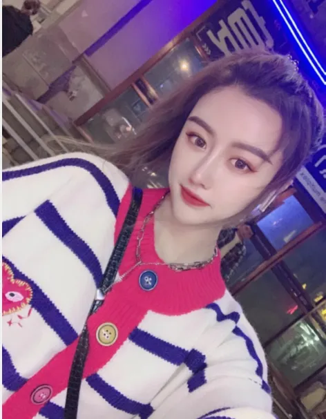 再次确证人照合一，颜值身材正点，亲和力战斗力爆表