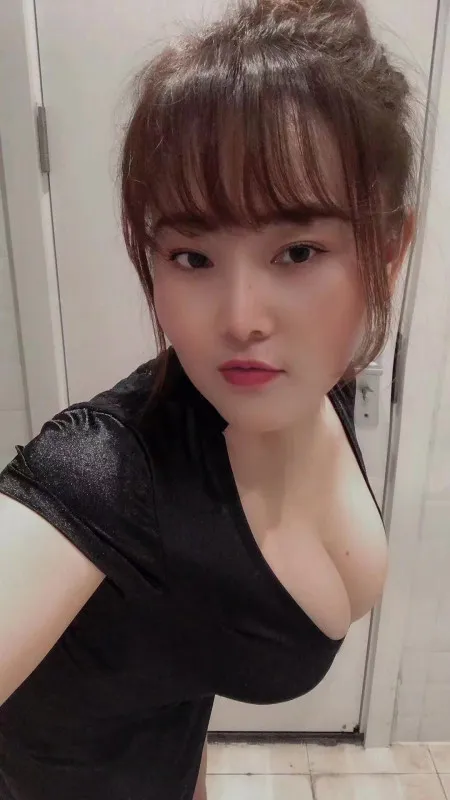 E罩杯雪儿