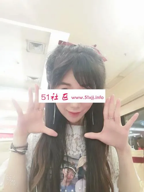 颜值高的服务系美女