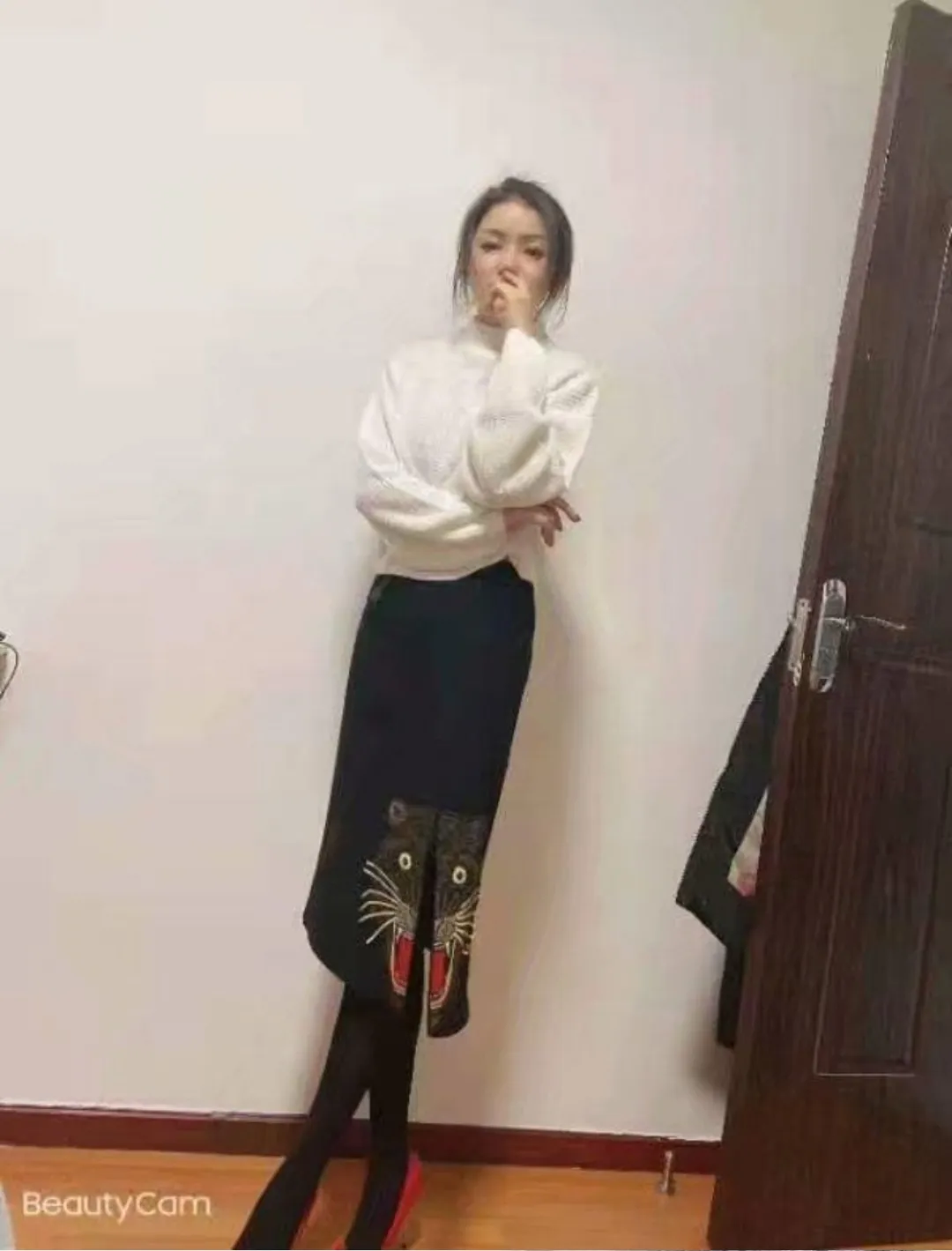 妙龄骚逼