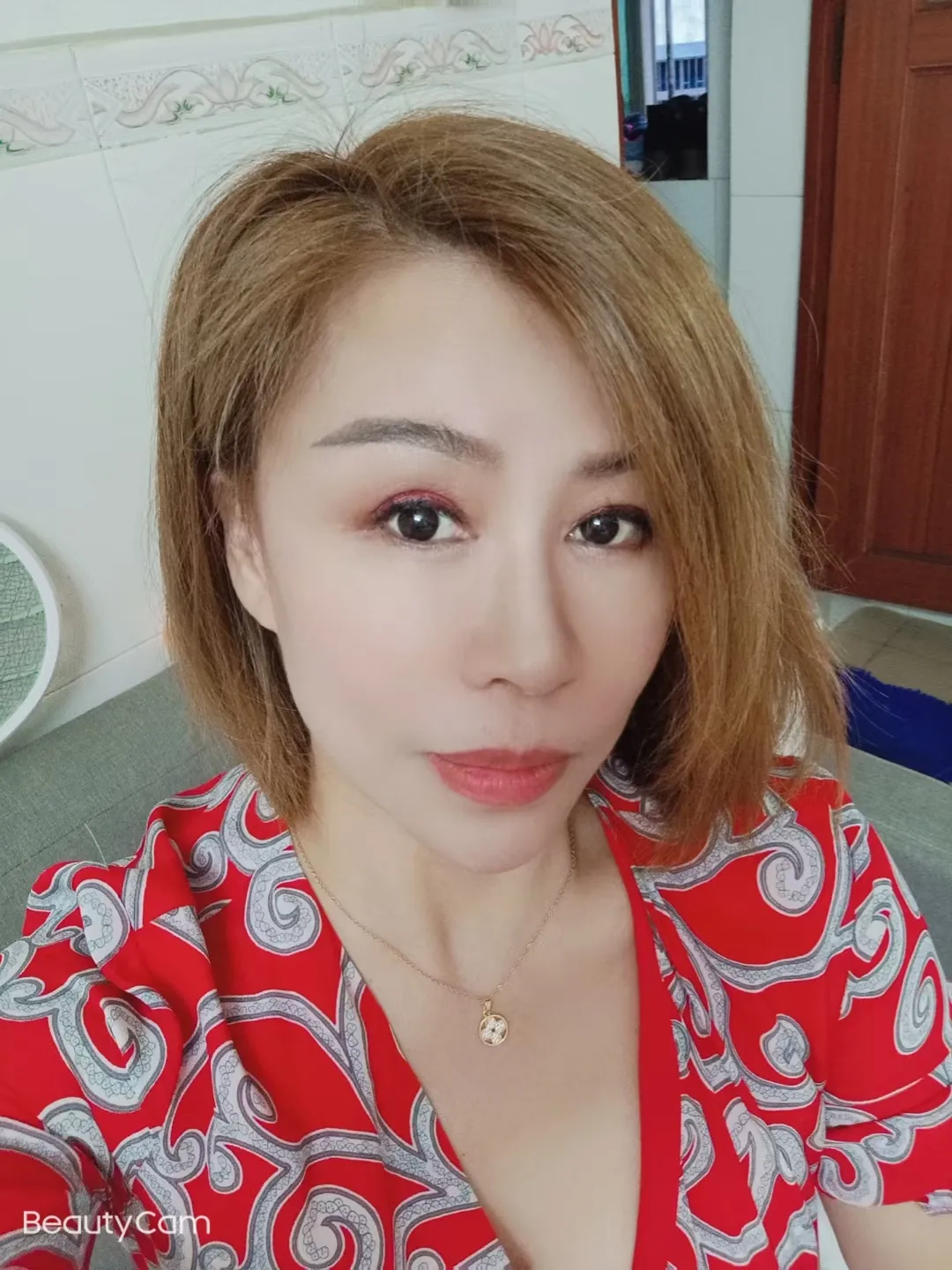 布吉风情少妇