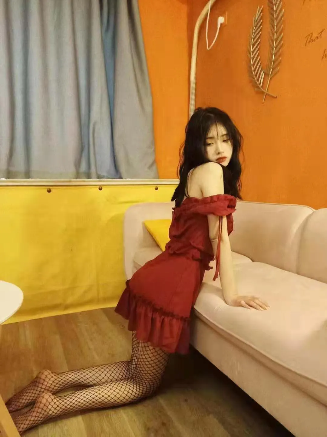 体验河东刚下海没多久的小妹妹