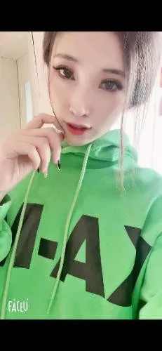 大长腿身材挠挠的