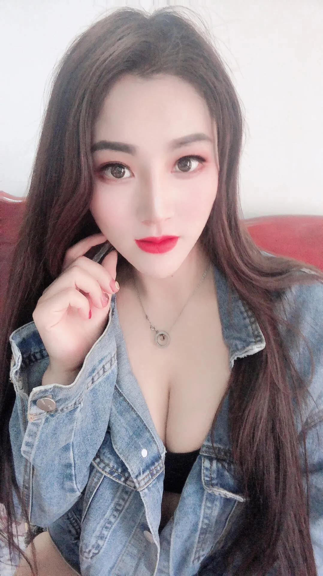 艳舞包臂裙黑丝后入，服务好，很爽