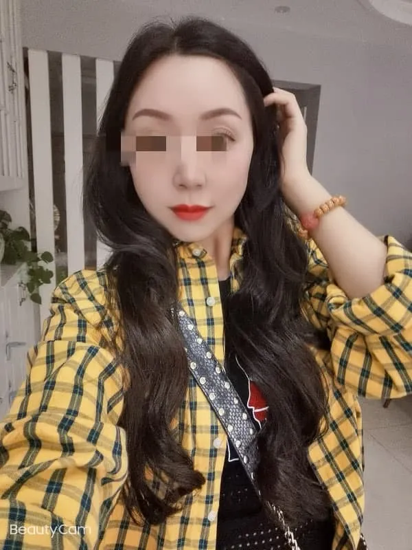 隔壁小媳妇