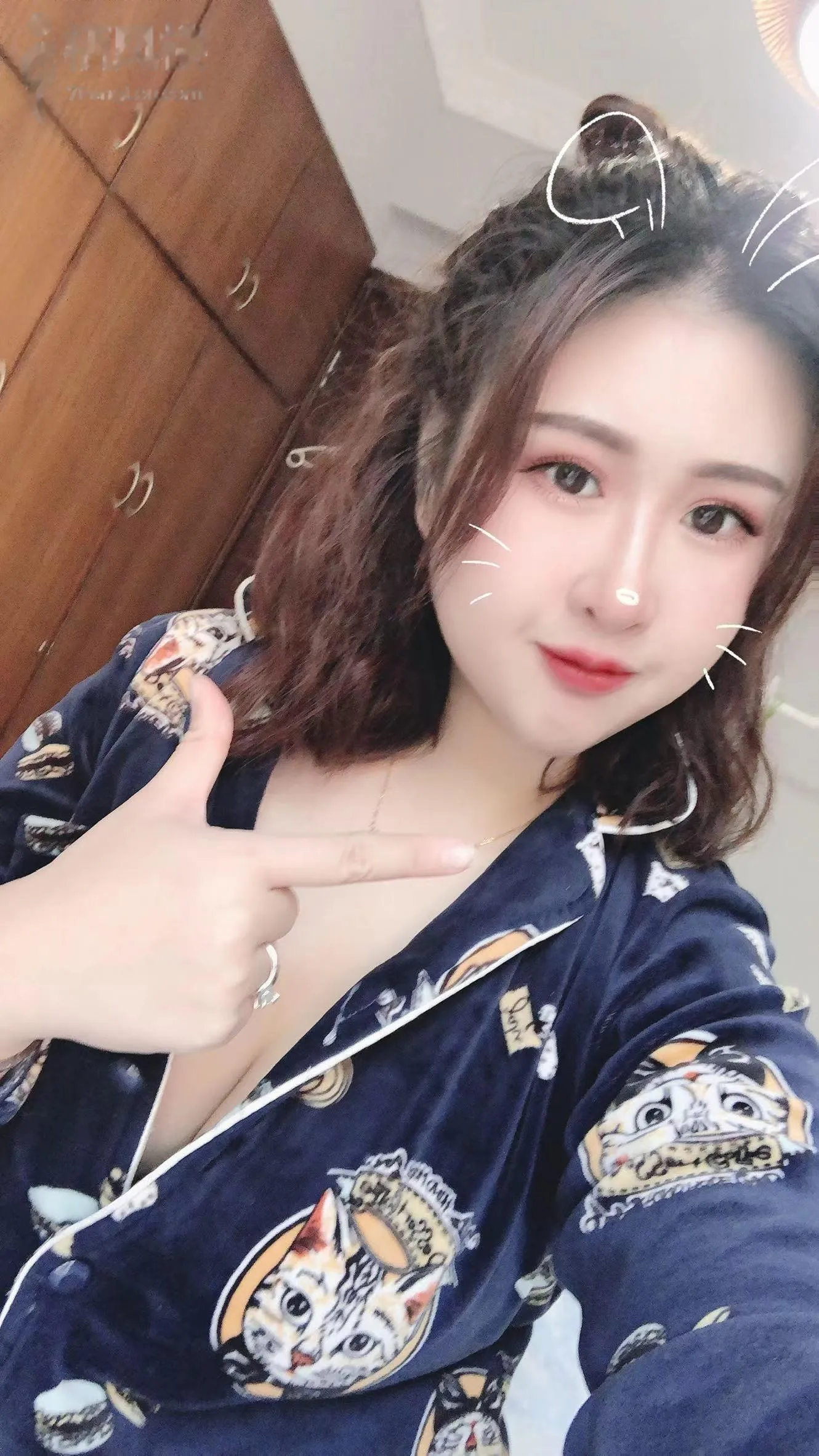 南山丰满翘臀琪琪