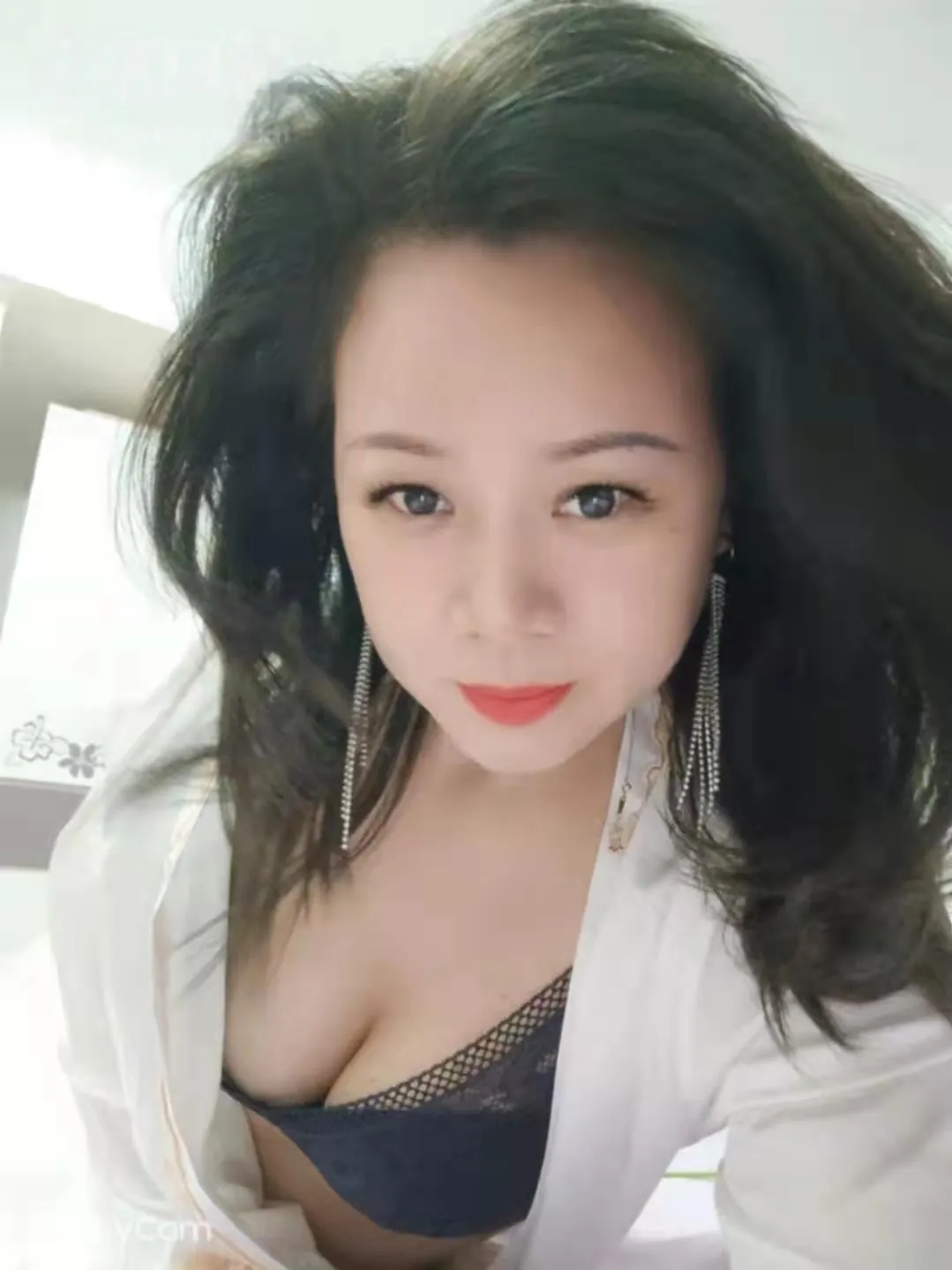 官田芳芳