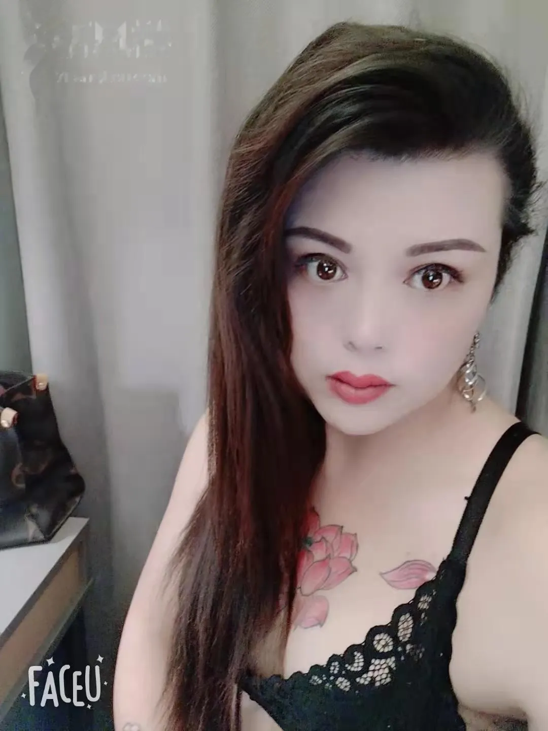 TS人妖，还可以真女双飞