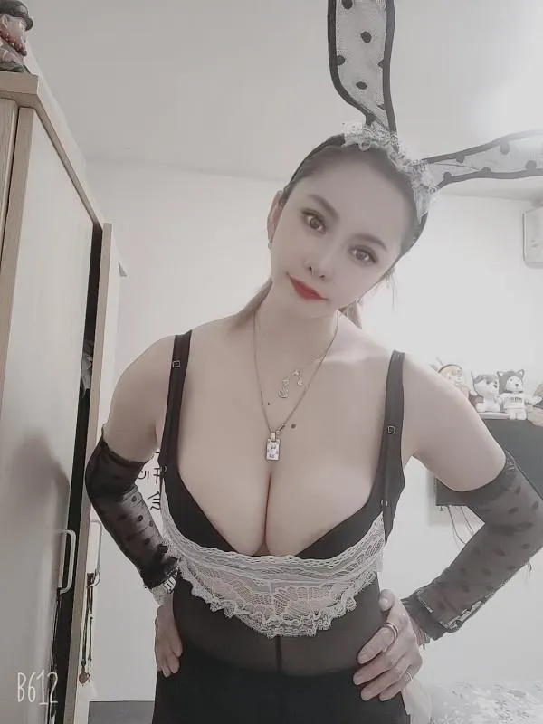 巨乳小姐姐