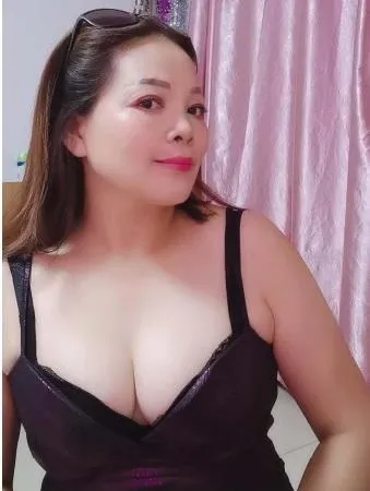 熟女蔷薇叶子