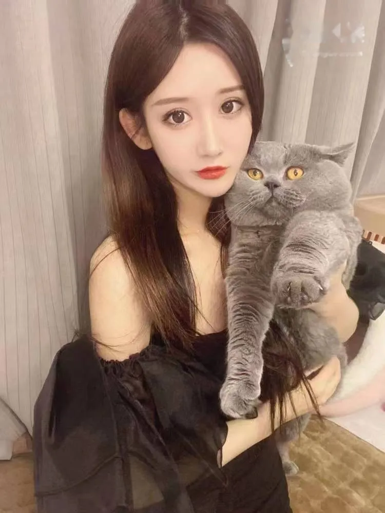 丰满 翘臀