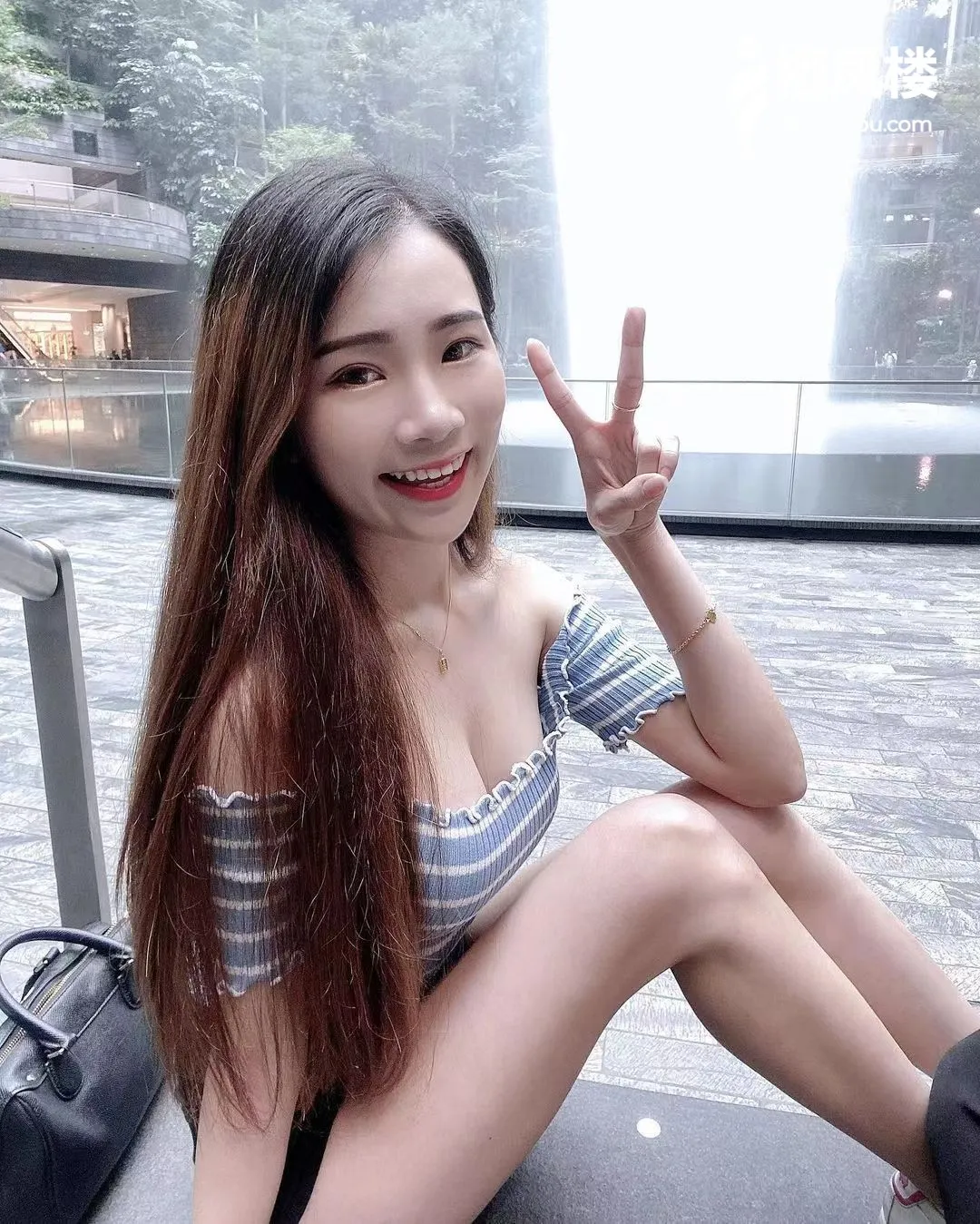 灯泡很挺