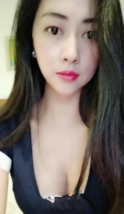 天河长腿大胸妹子