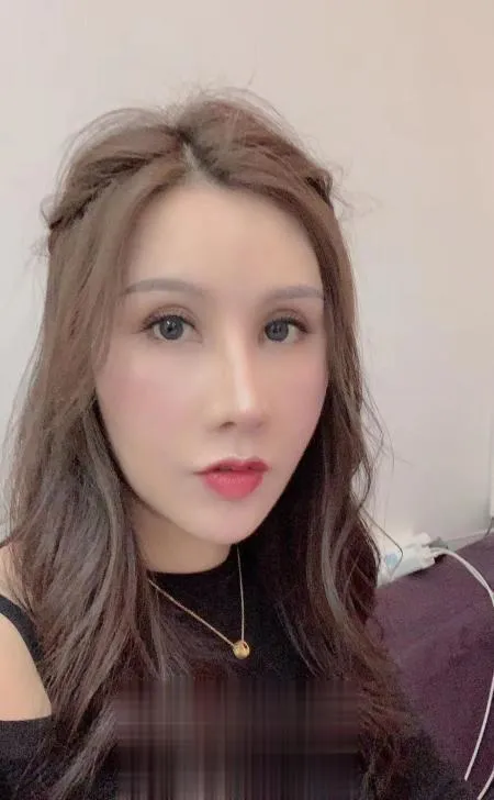 少数民族水磨妹子