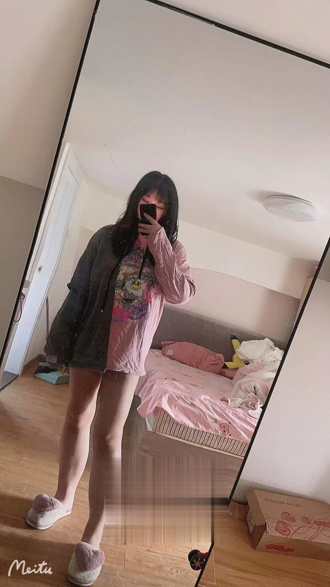 00后泻火坦克巨乳妹子，奶子是真大，还主动叫我爸爸
