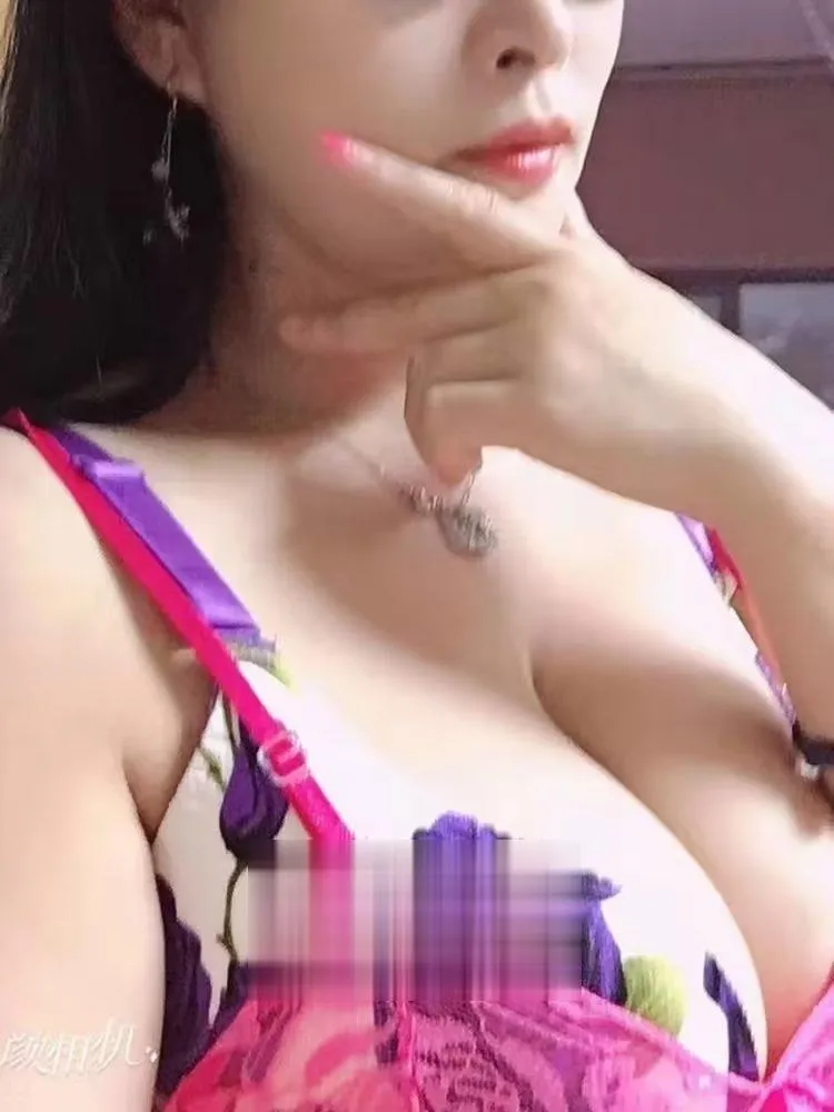 布吉超级大奶牛