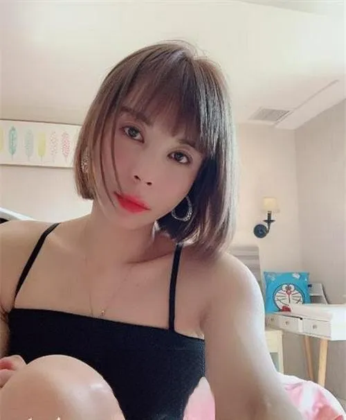 爱喷水的小女人