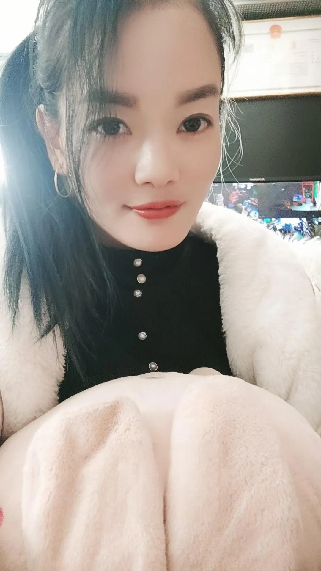 港区跳钢杆舞的小姐姐