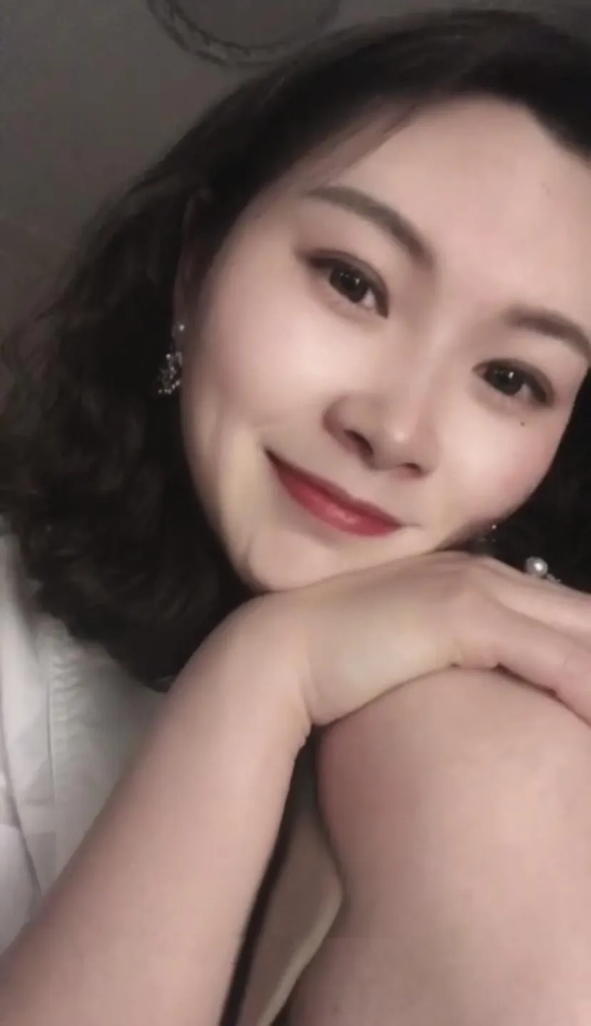 高颜值妹子身材绝佳