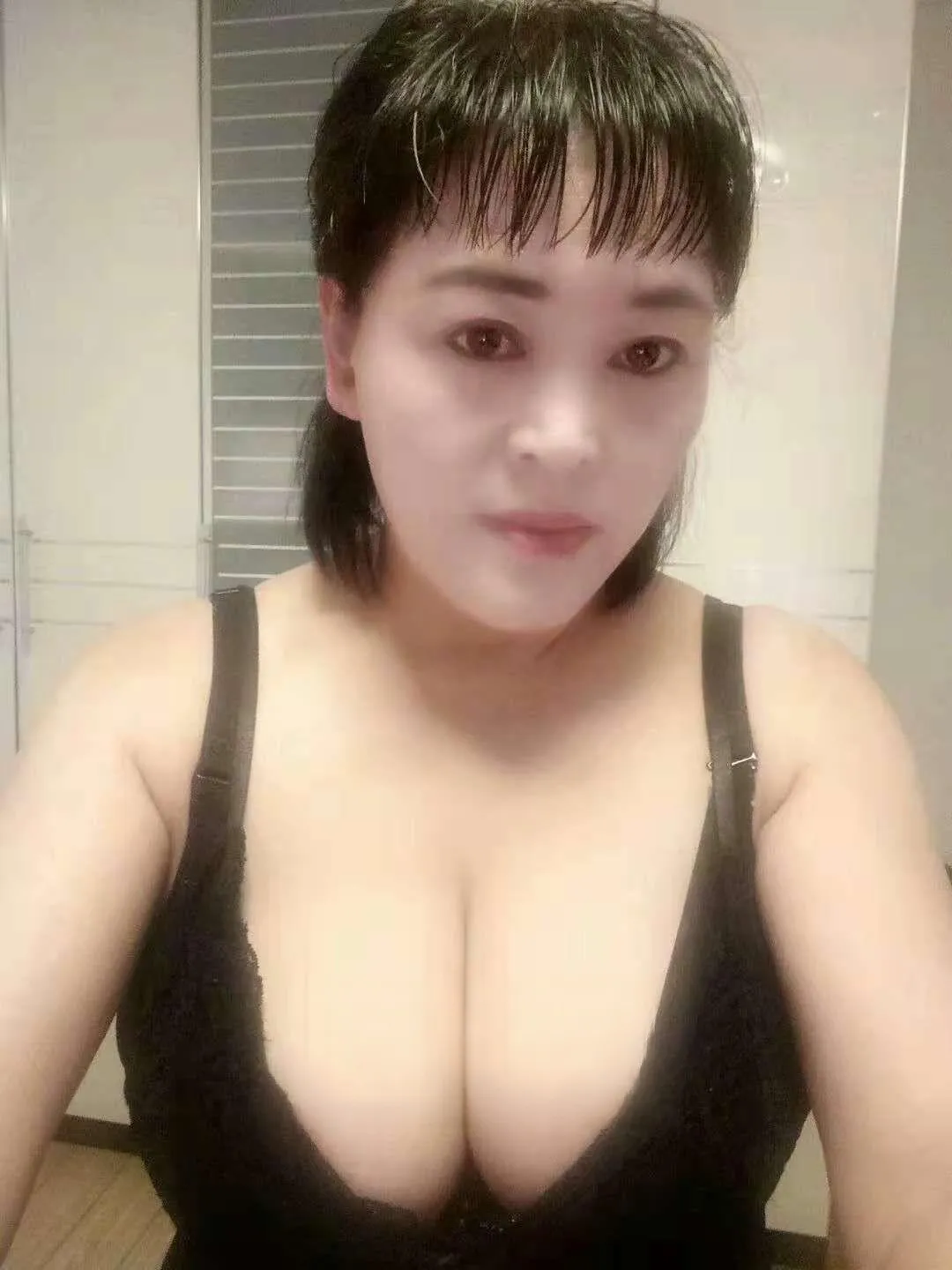 虹口G奶熟女梦梦