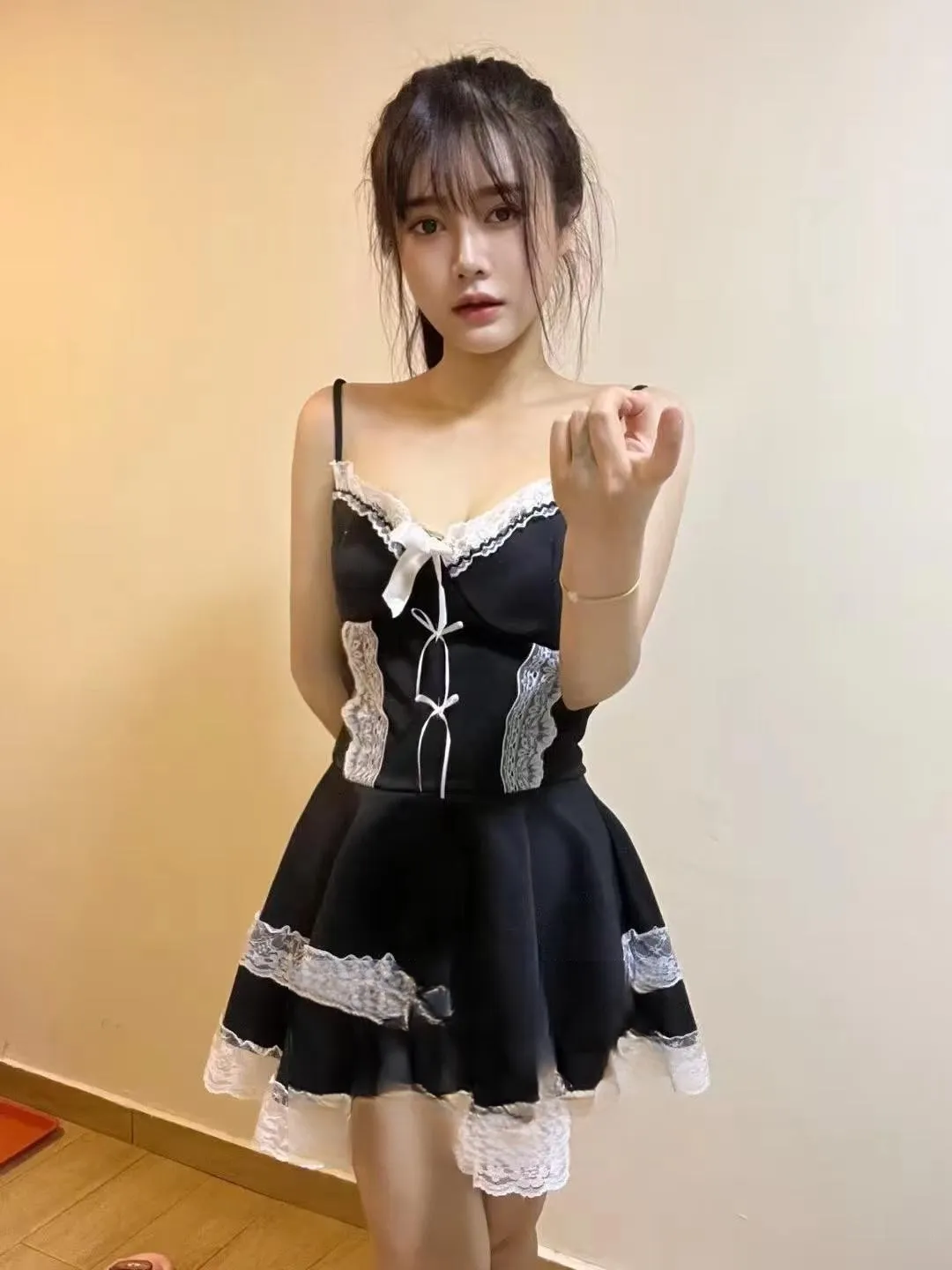罗湖00后粉鲍薇薇