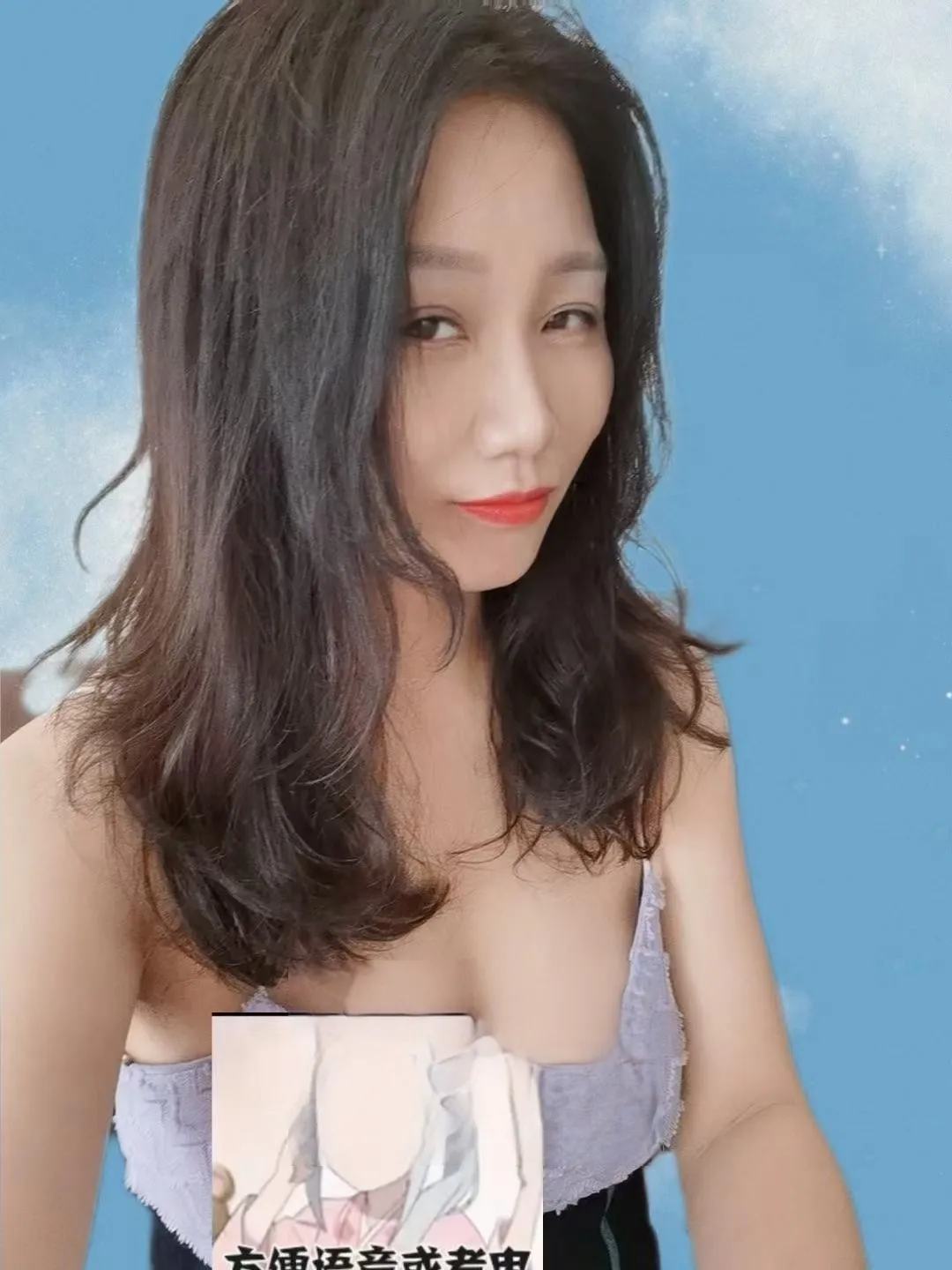 金色领域瑜伽少妇