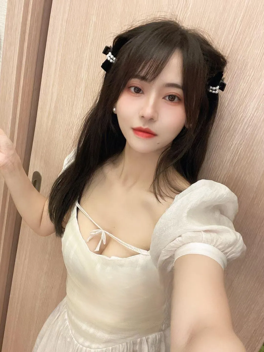 临平银泰小个子美女
