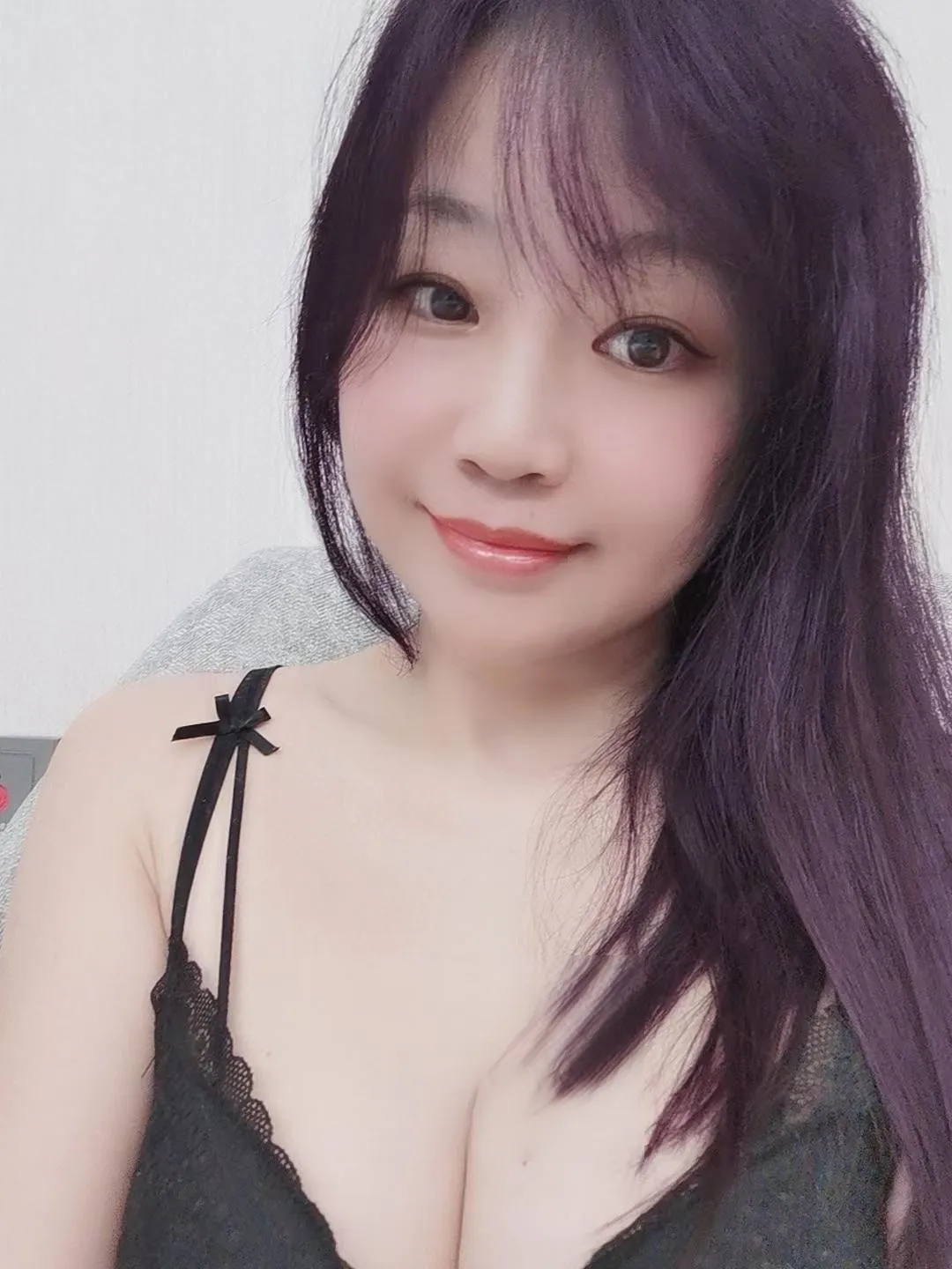 黑丝长腿妹