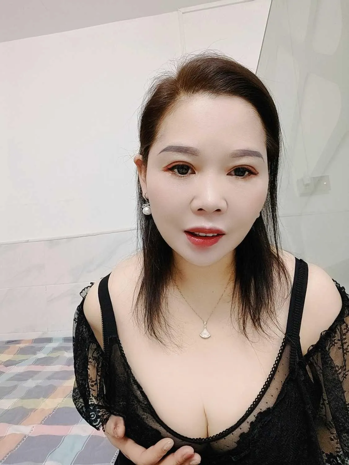 36D大胸服务型