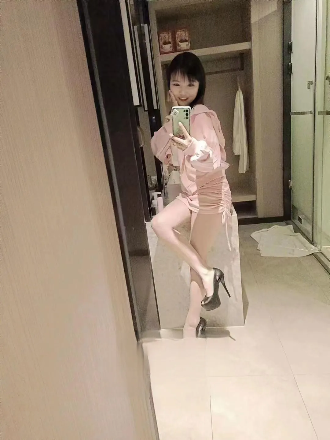 龙华莜莜 偶尔兼职
